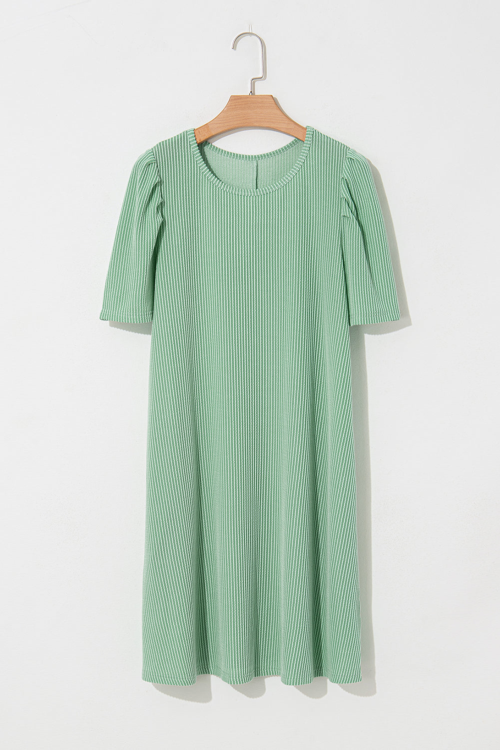 Mini-robe droite en tricot côtelé à col rond *