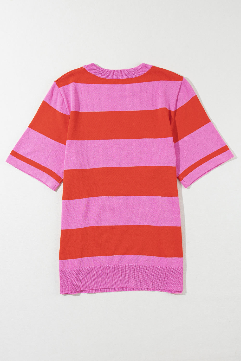 T-shirt tricoté à rayures color block rose vif