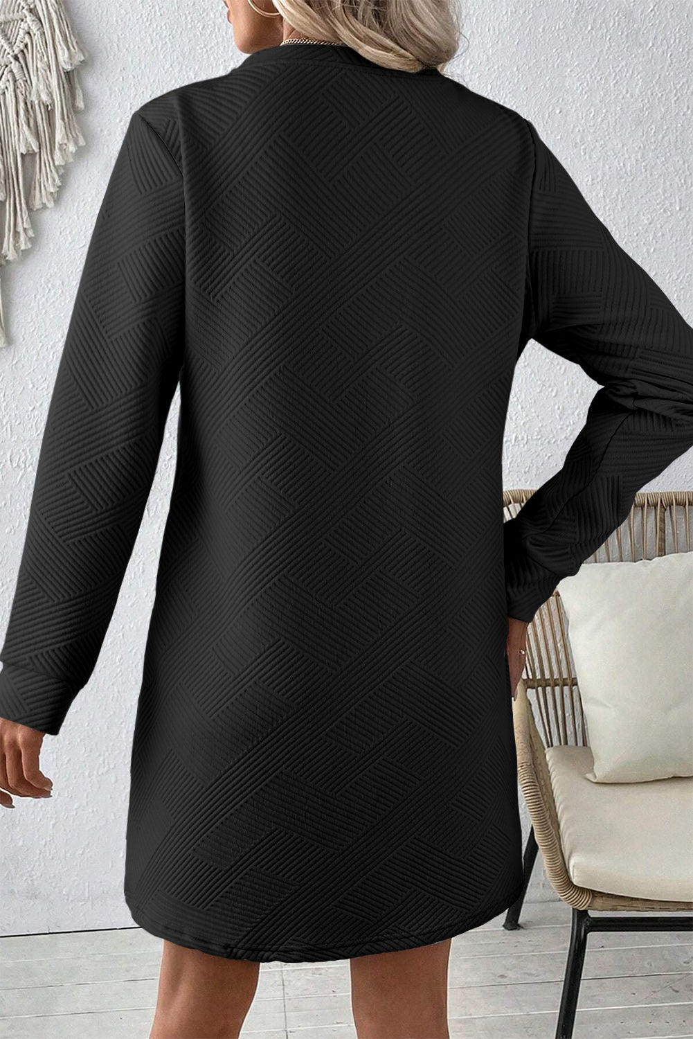 Robe à manches longues texturées de couleur unie noire texturée