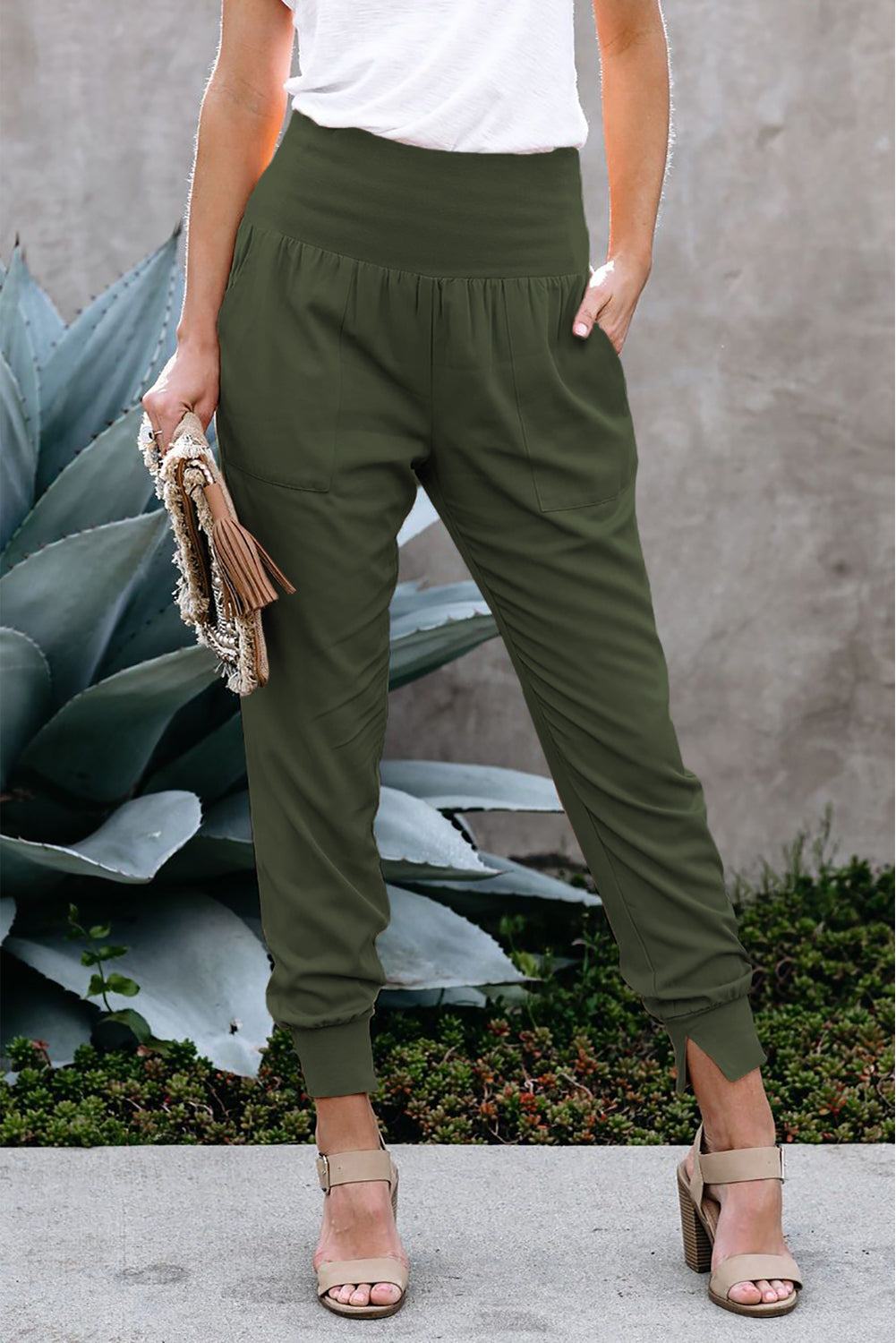 Green casual jogging pants with pockets