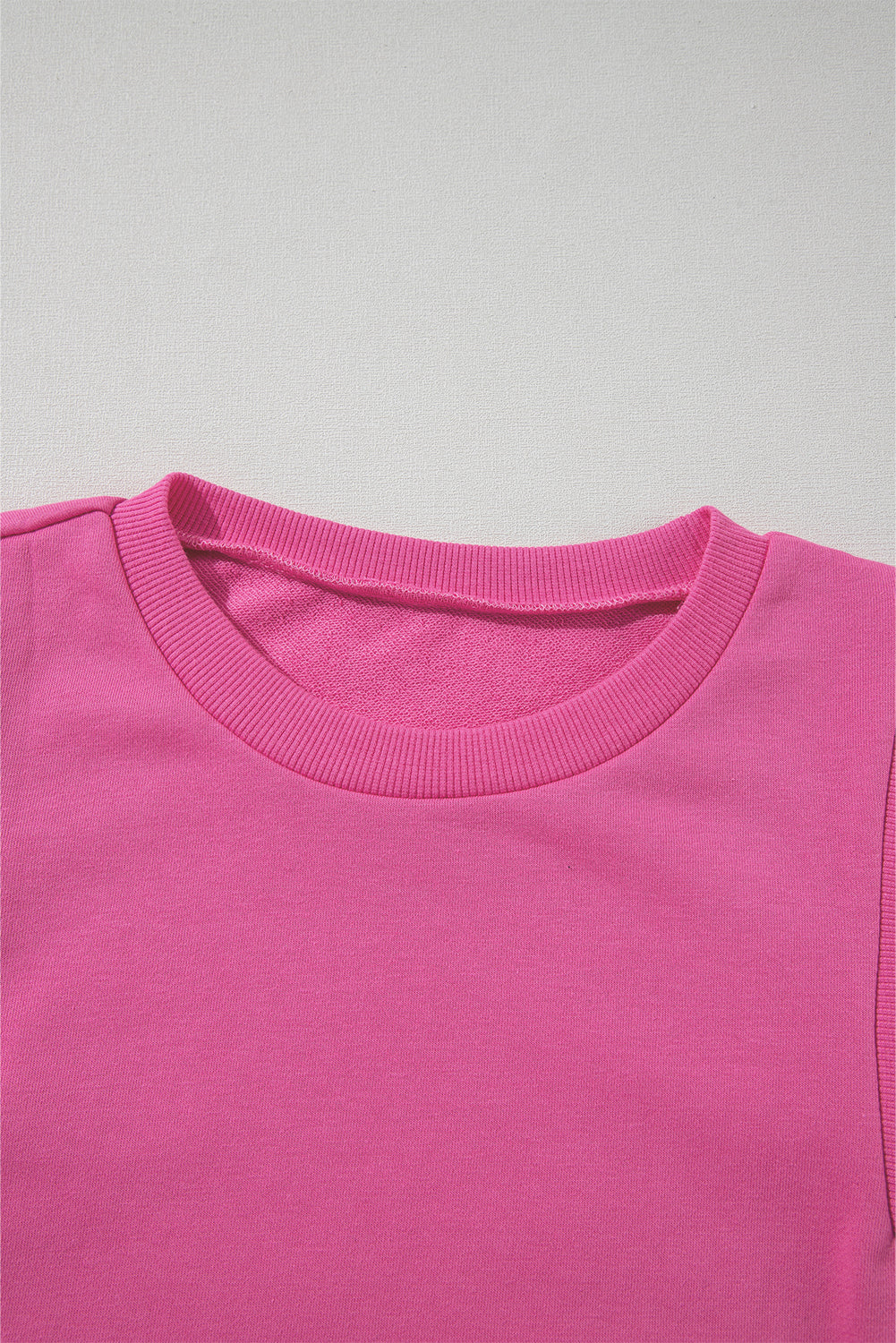 Sudadera de cuello redondo de mosaico con textura rosa brillante