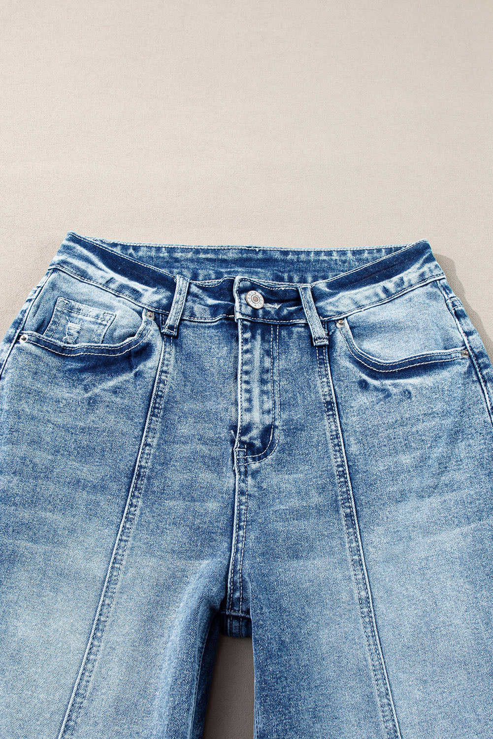 Large leg high -top waist with wide leg and central seam