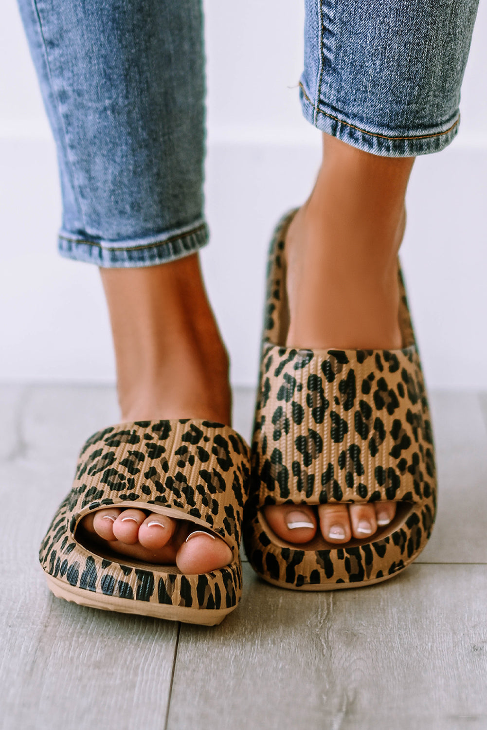 Leopardo Impresión espesa Slip en zapatillas