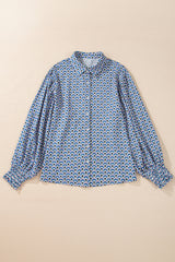 Chemise surdimensionnée boutonnée à revers froncé et imprimé abstrait bleu ciel-A WOMAN WE LOVE