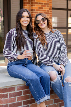 Black striped top and round neck *