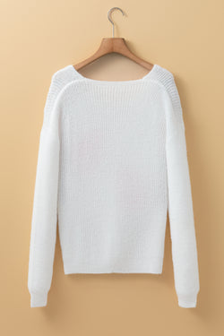 V -neck plush sweater and white pearl core pattern