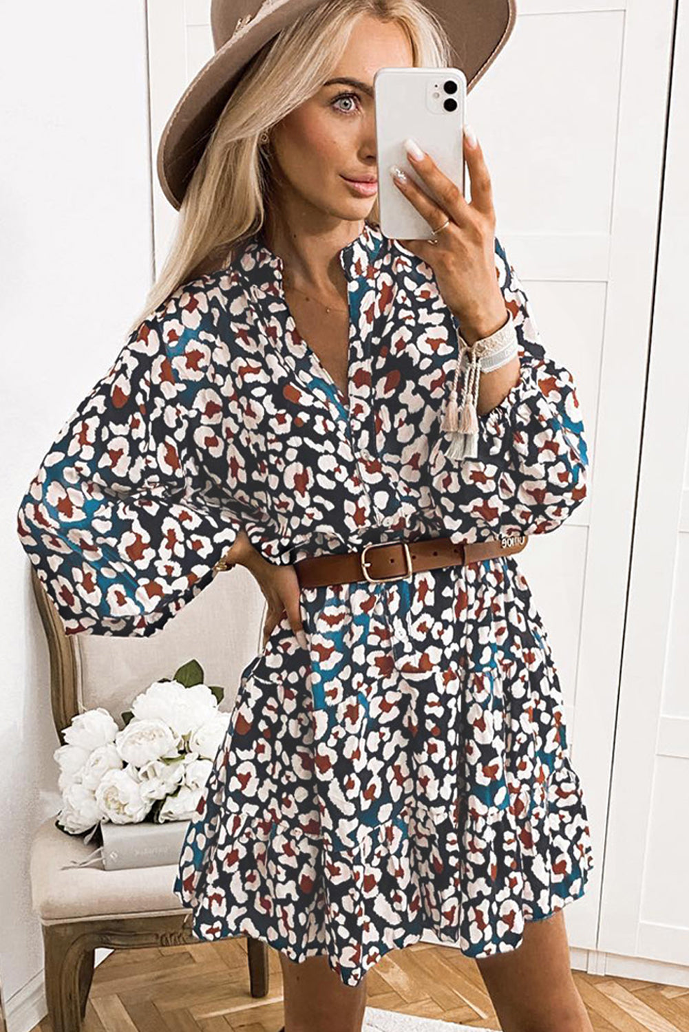 Robe de chemise à manches à manches à brèche à imprimé bleu