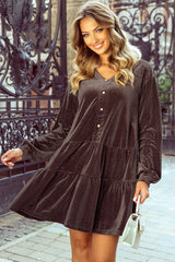 Robe droite en velours texturé marron foncé à col en V