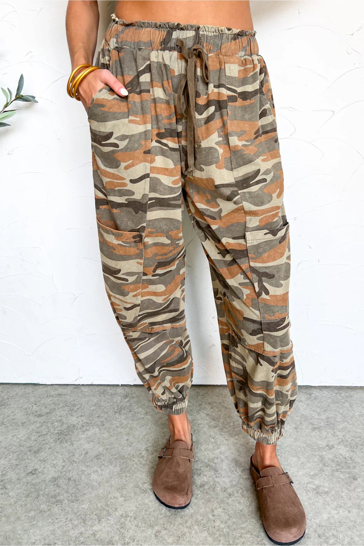 Pantalon à taille élastique et cordon de serrage imprimé camouflage