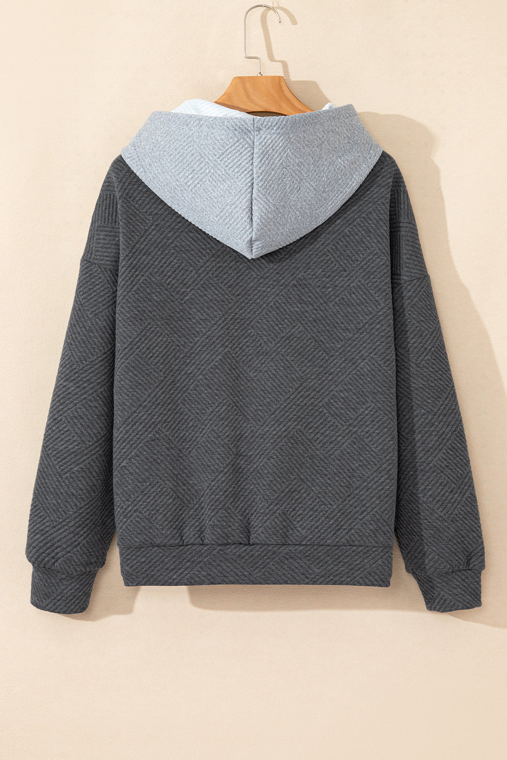 Sweat à capuche gris texturé avec poche kangourou et épaules tombantes