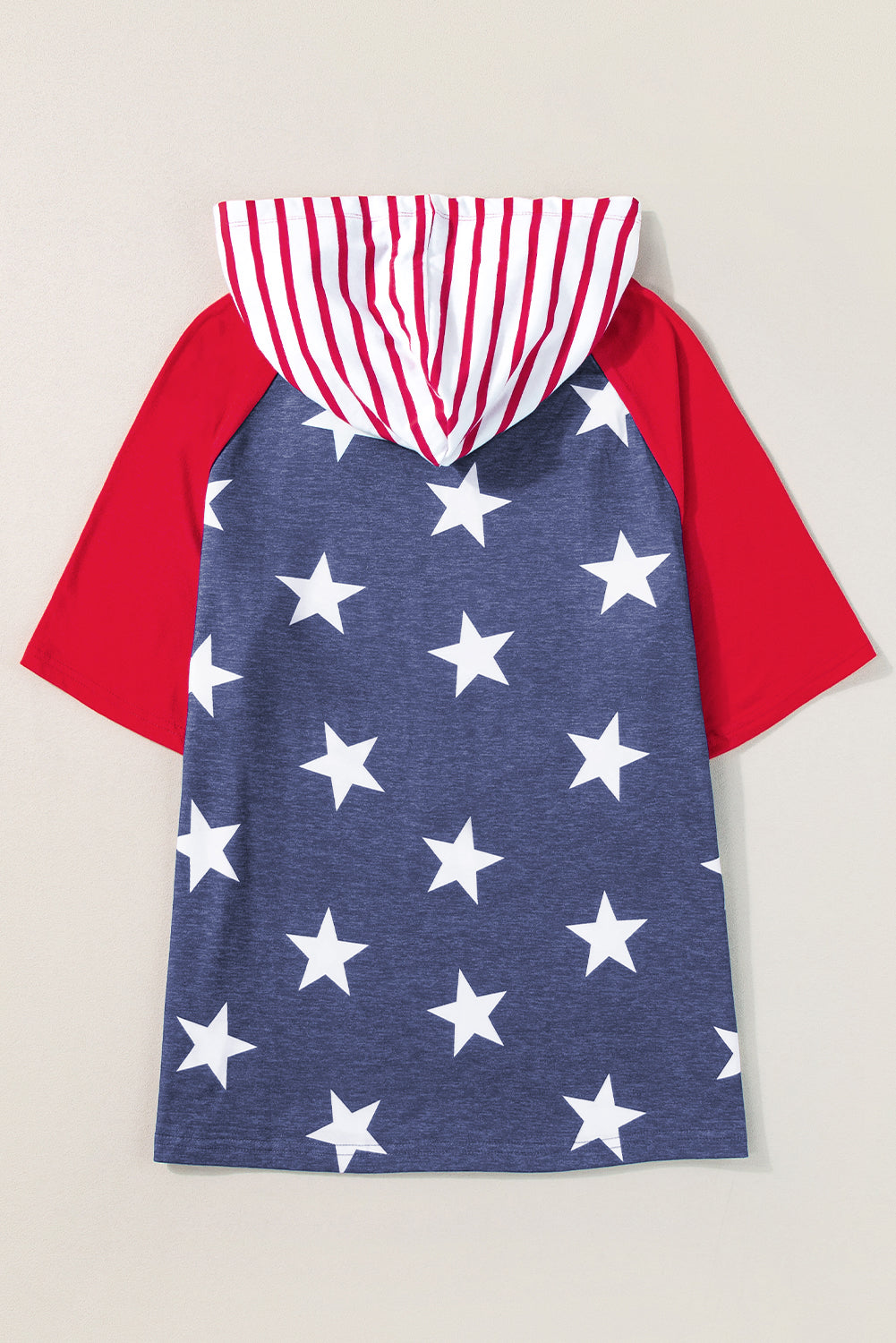 Hooded t-shirt with tightening printed stars and fiery red stripes