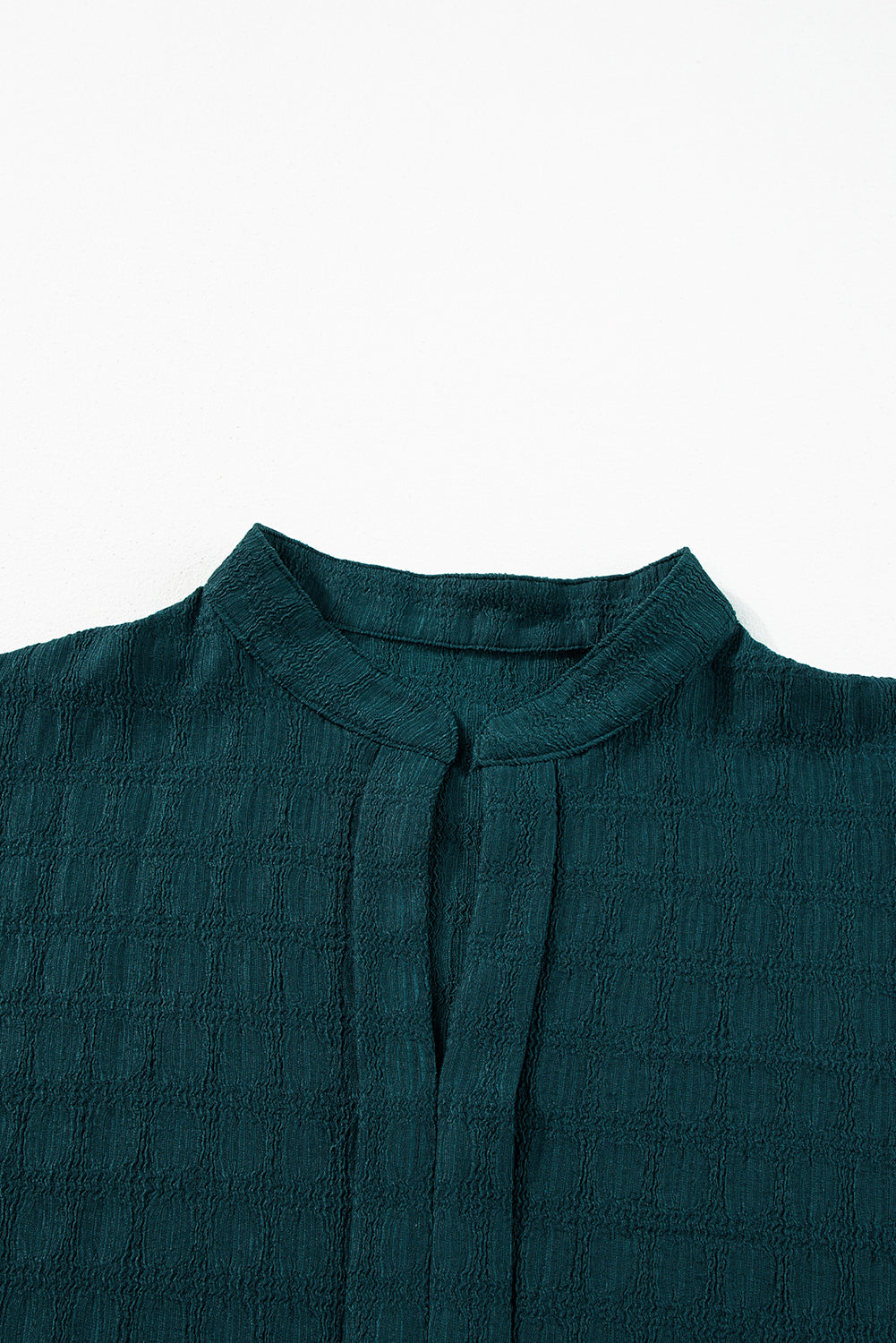 Sea Green Solid Textured Split Cuello corto Blusa de manga