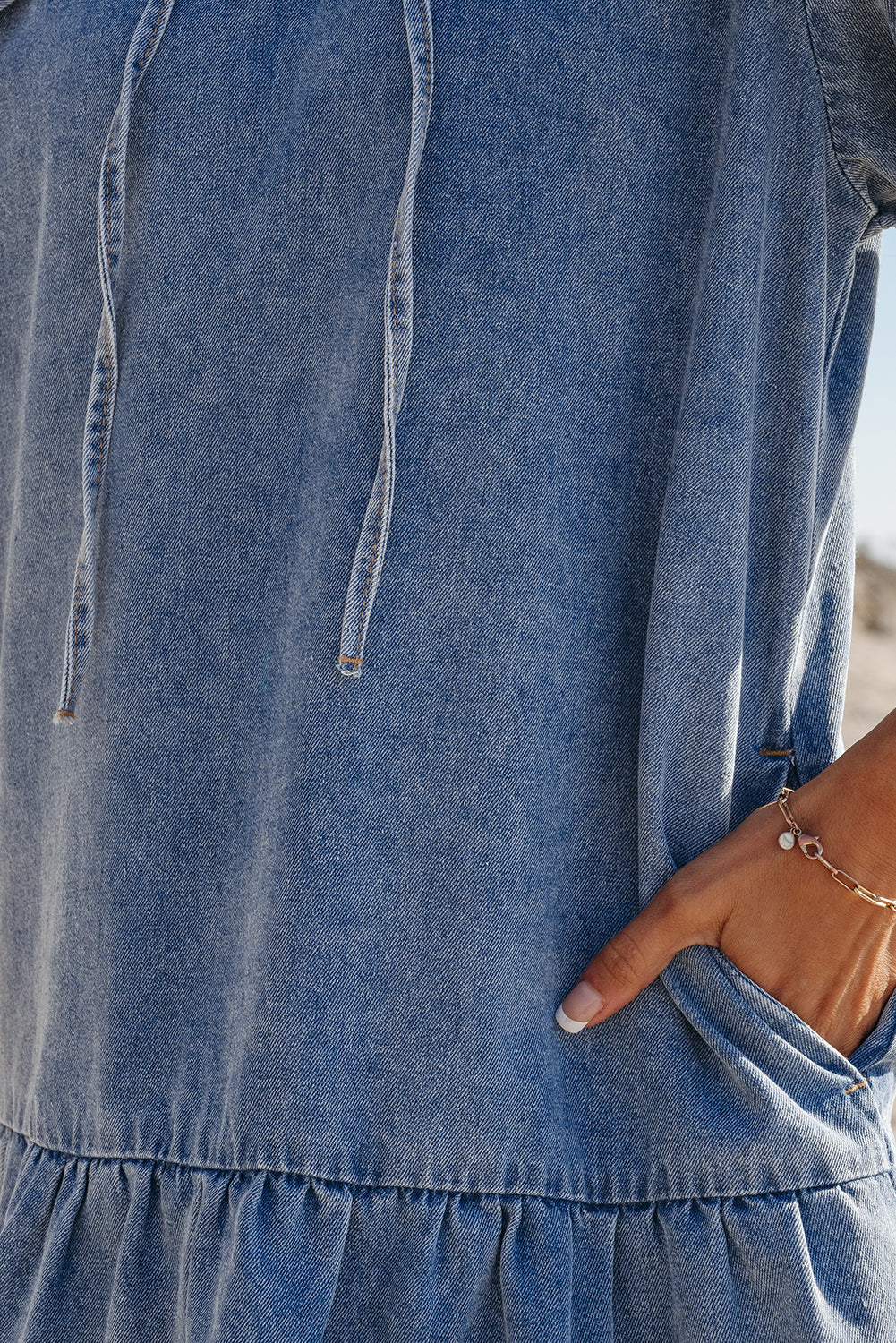 Mini-robe en jean bleu crépuscule avec poches latérales *