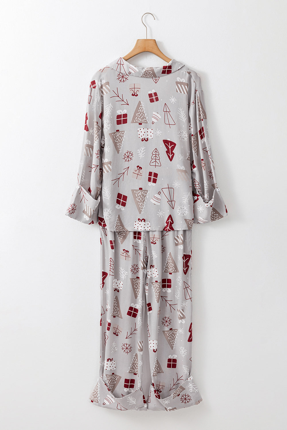 Ensemble pyjama gris clair chemise et pantalon imprimés de Noël-A WOMAN WE LOVE