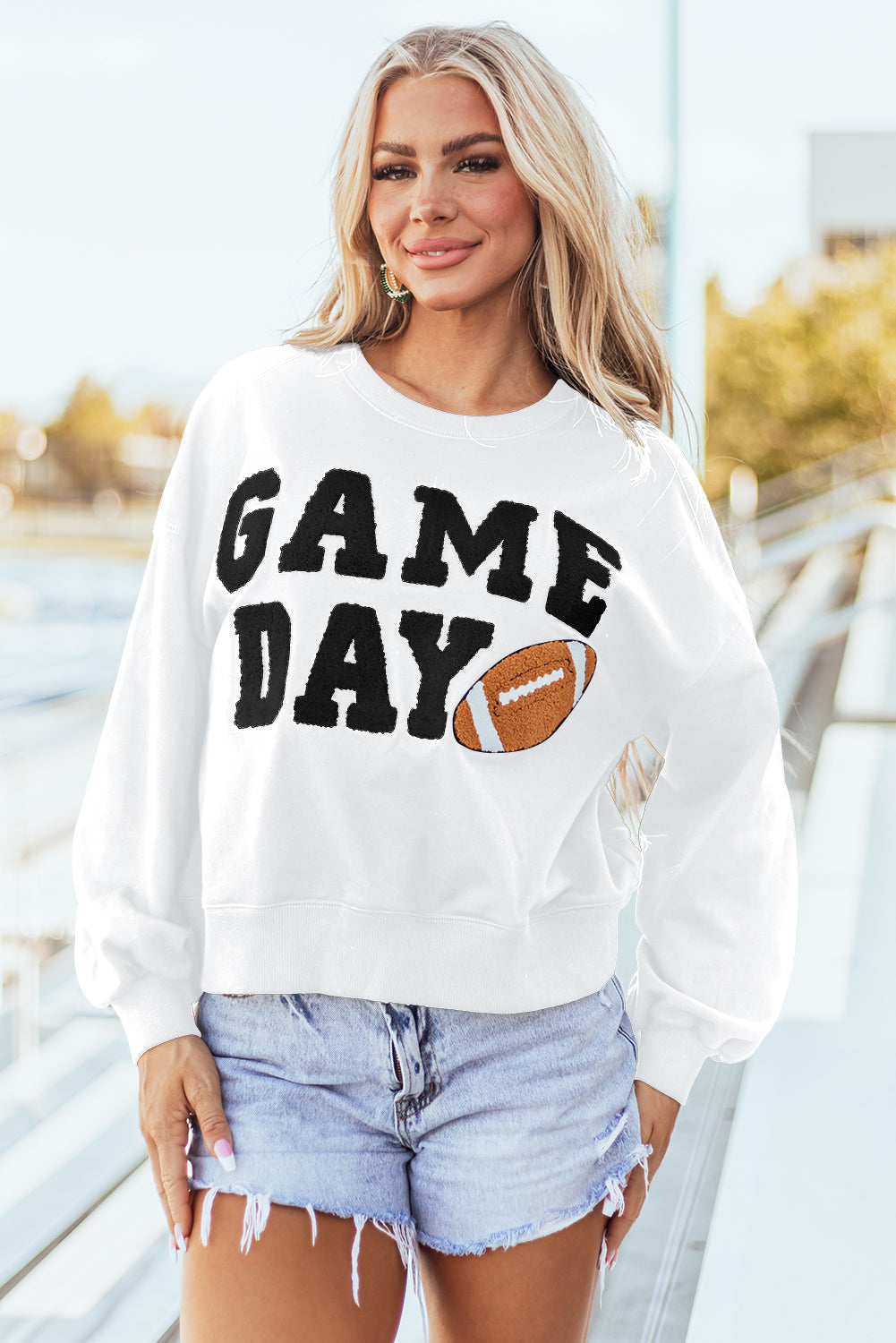 White Game Day Graphic Varsity Exterlever sudadera