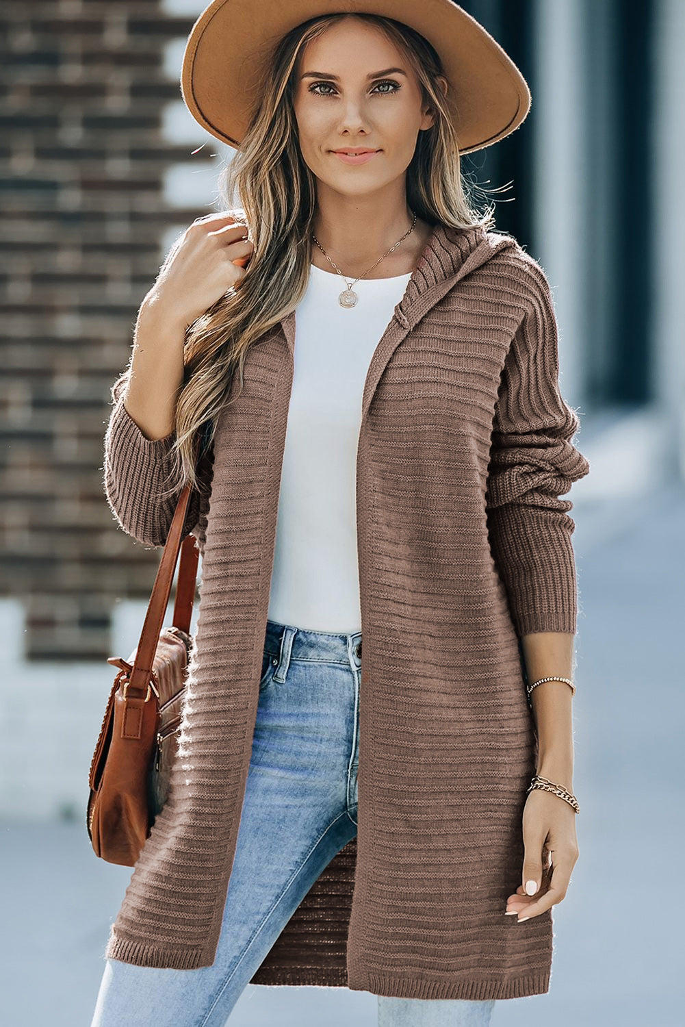 Cardigan à capuche marron en maille côtelée horizontale ouvert sur le devant-A WOMAN WE LOVE