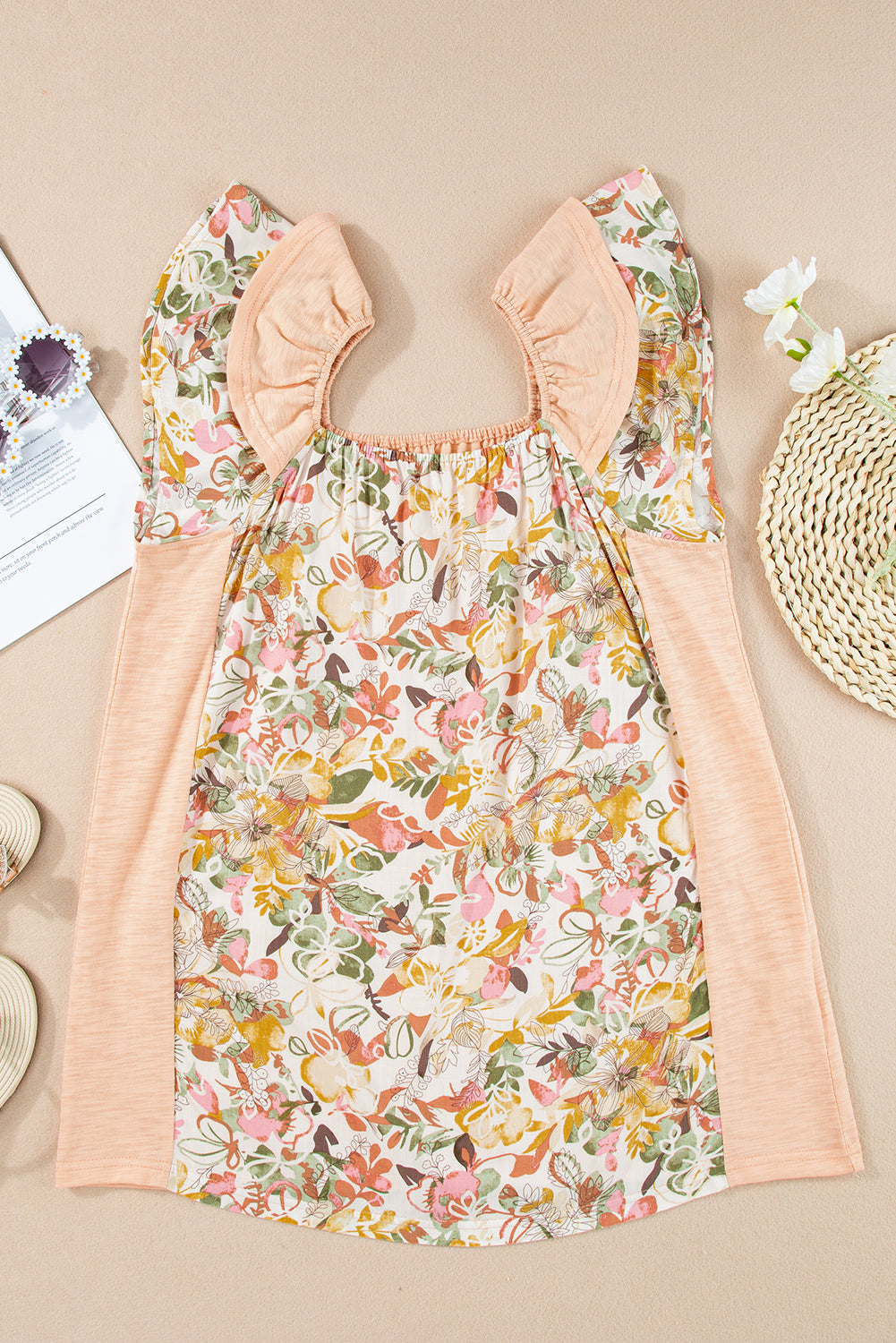Chemisier à manches volantées et col carré en patchwork floral rose abricot-A WOMAN WE LOVE