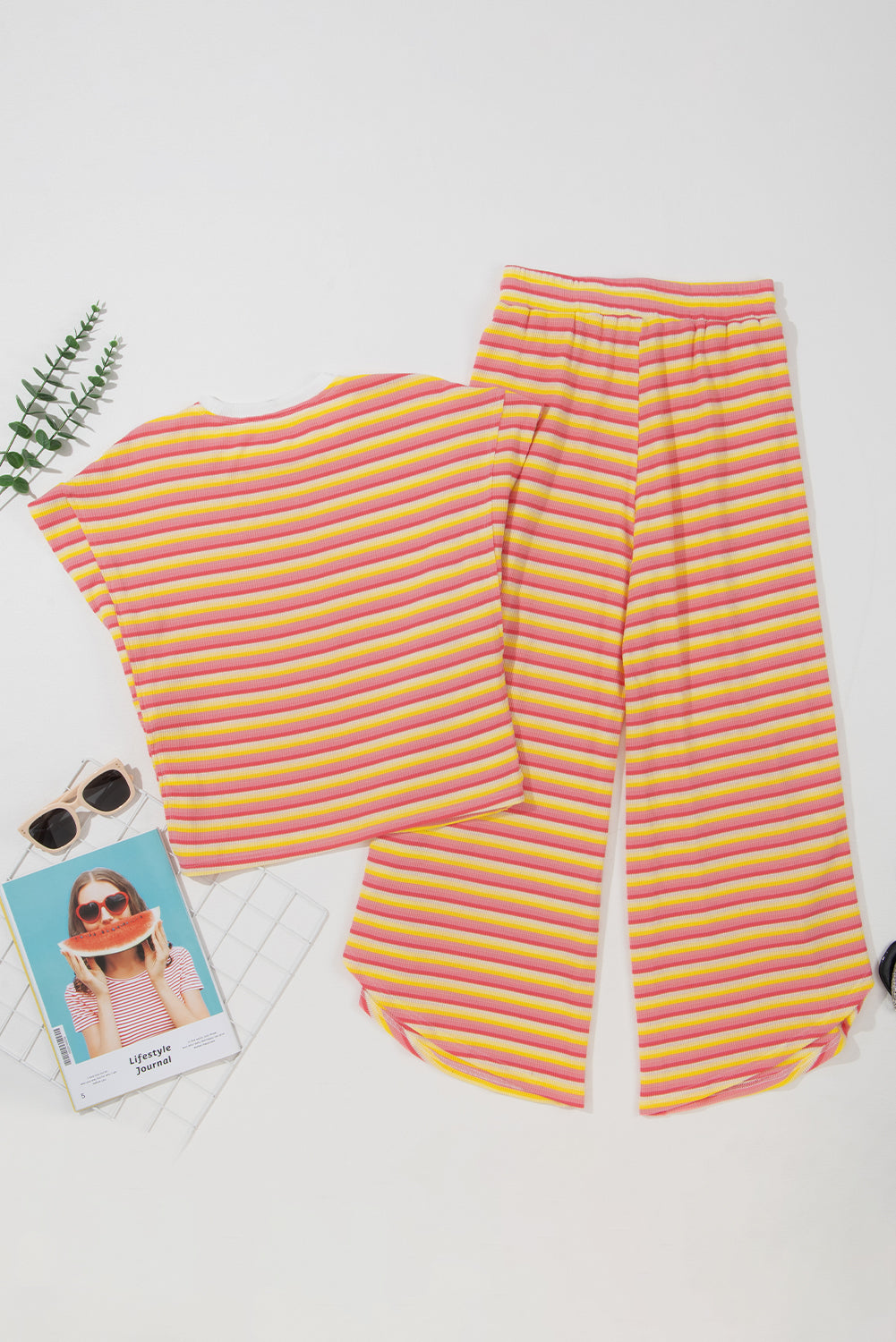 Stripe amarillo Rainbow Tee Tasseled String de pierna ancha Pantalones Set