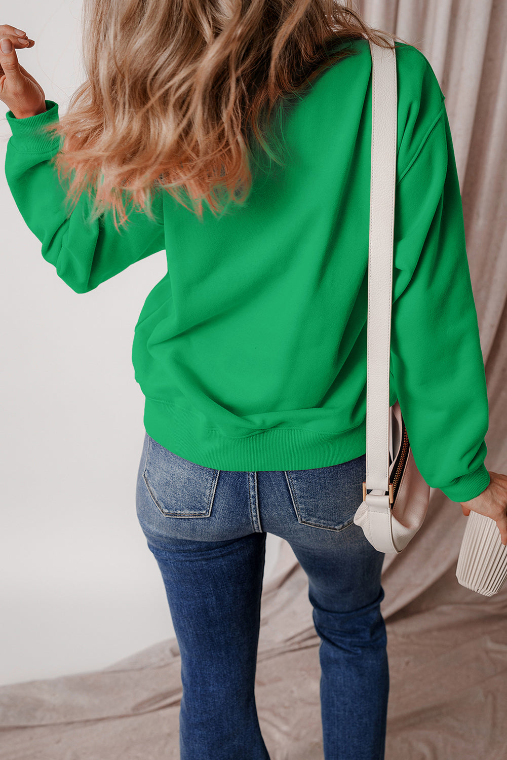 Sudadera en tela de esponja con hombro caído y forro en vellón verde oscuro oscuro