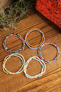 Conjunto de pulseras de tobillo en perlas multicapa de color aleatorio, flor amarilla