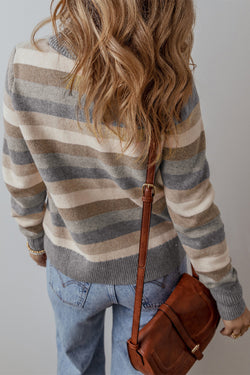 Round collar sweater with gray stripes *