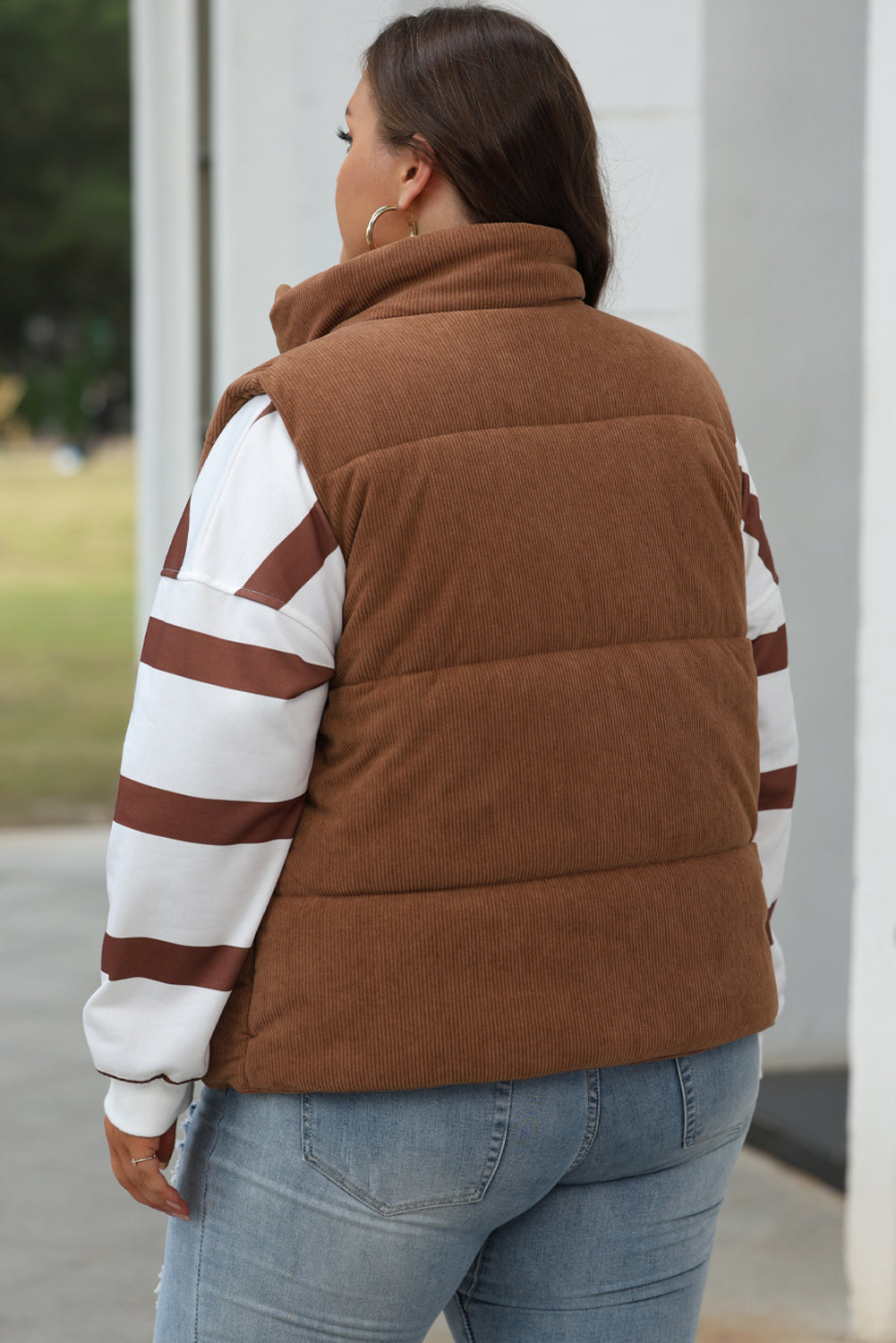 Coffee corduroy zipped stand-up collar down vest