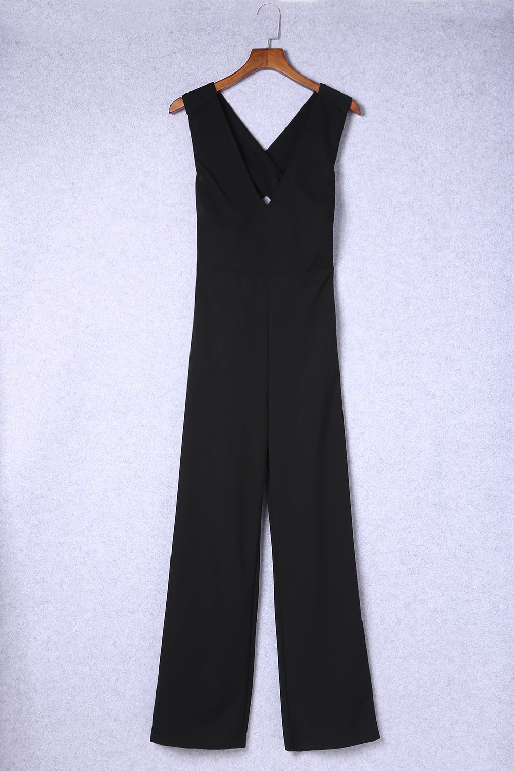 Schwarzer Nackenkreuzskross hinterher breiter Bein -Jumpsuit