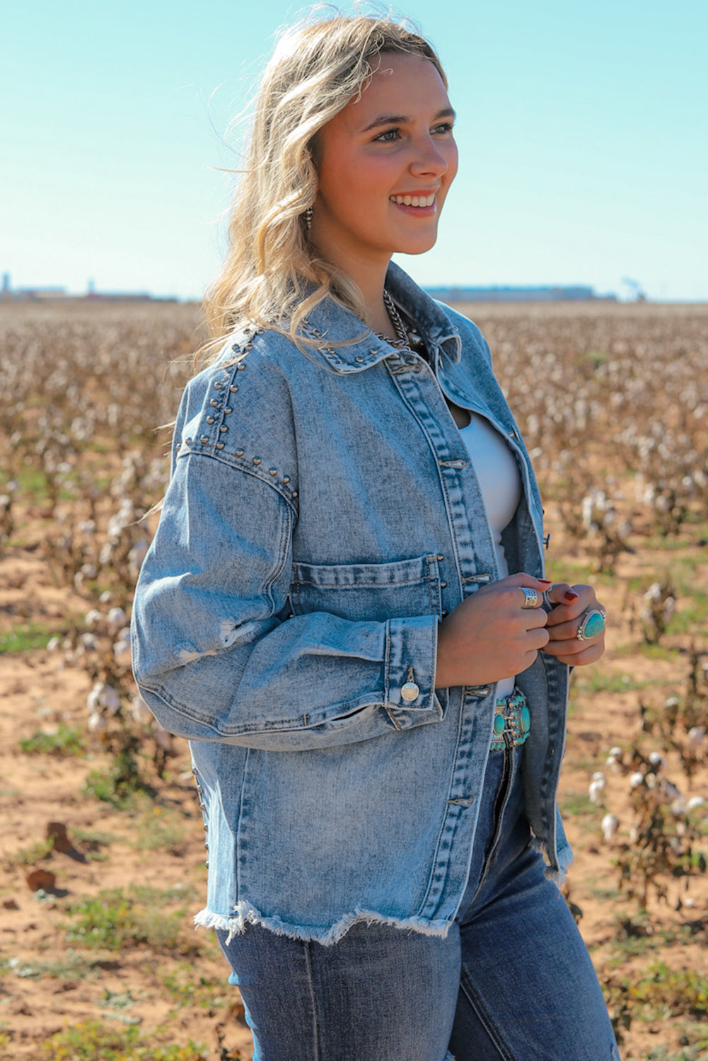 Veste en jean de lavage à acide clouté bleu ciel