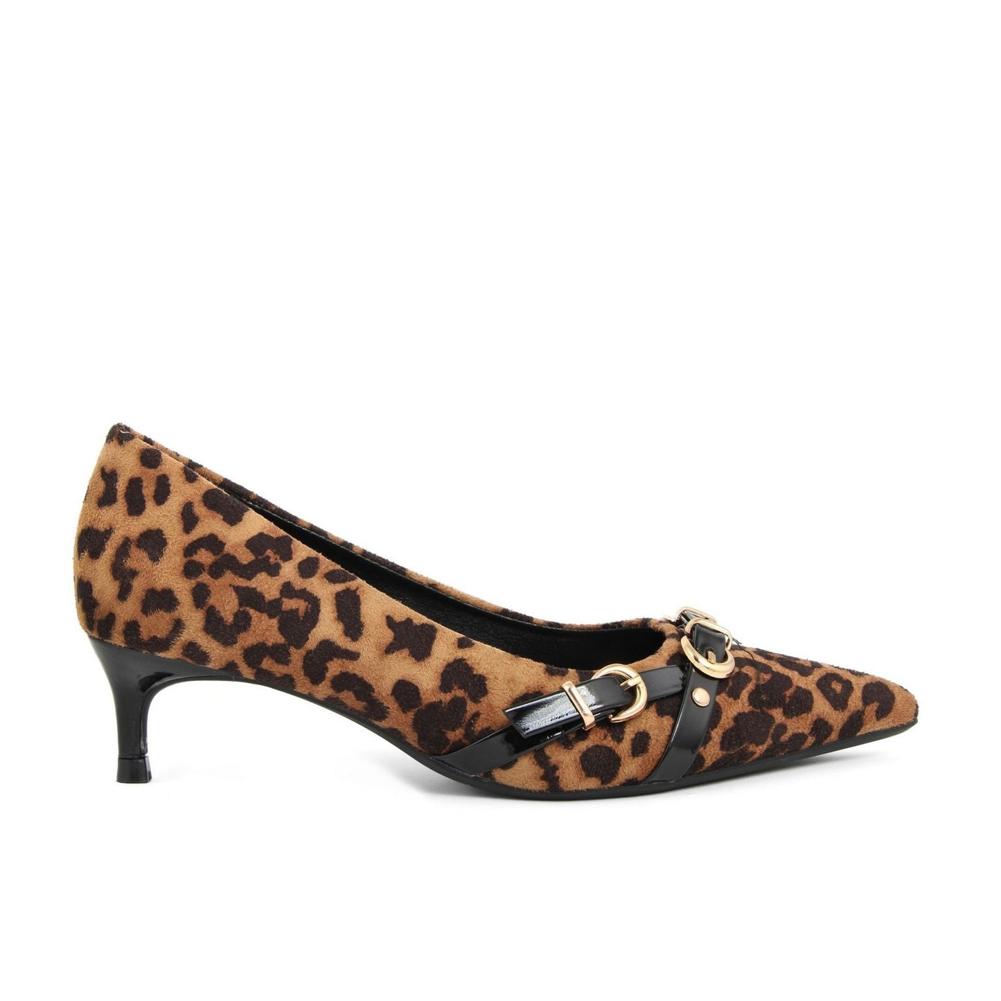 Pumps et talons d'attitude de la mode