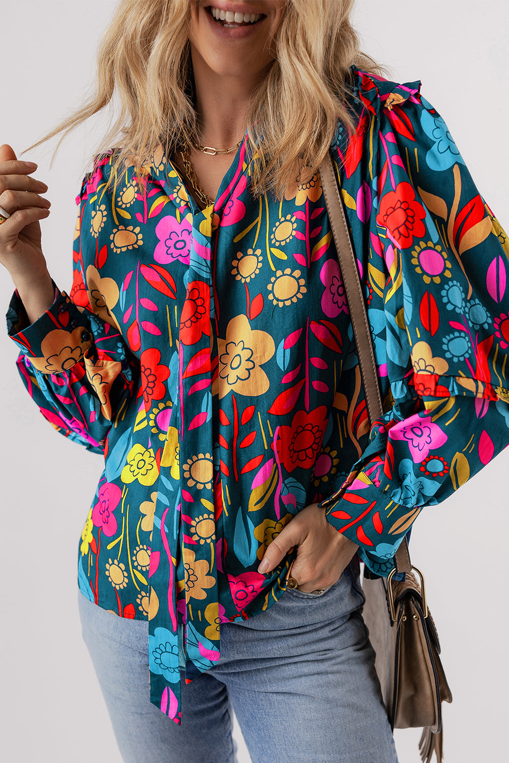 Chemisier vert à manches bouffantes et col fendu avec nœud floral-A WOMAN WE LOVE