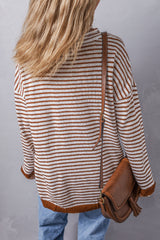 Pull ample à col roulé rayé marron