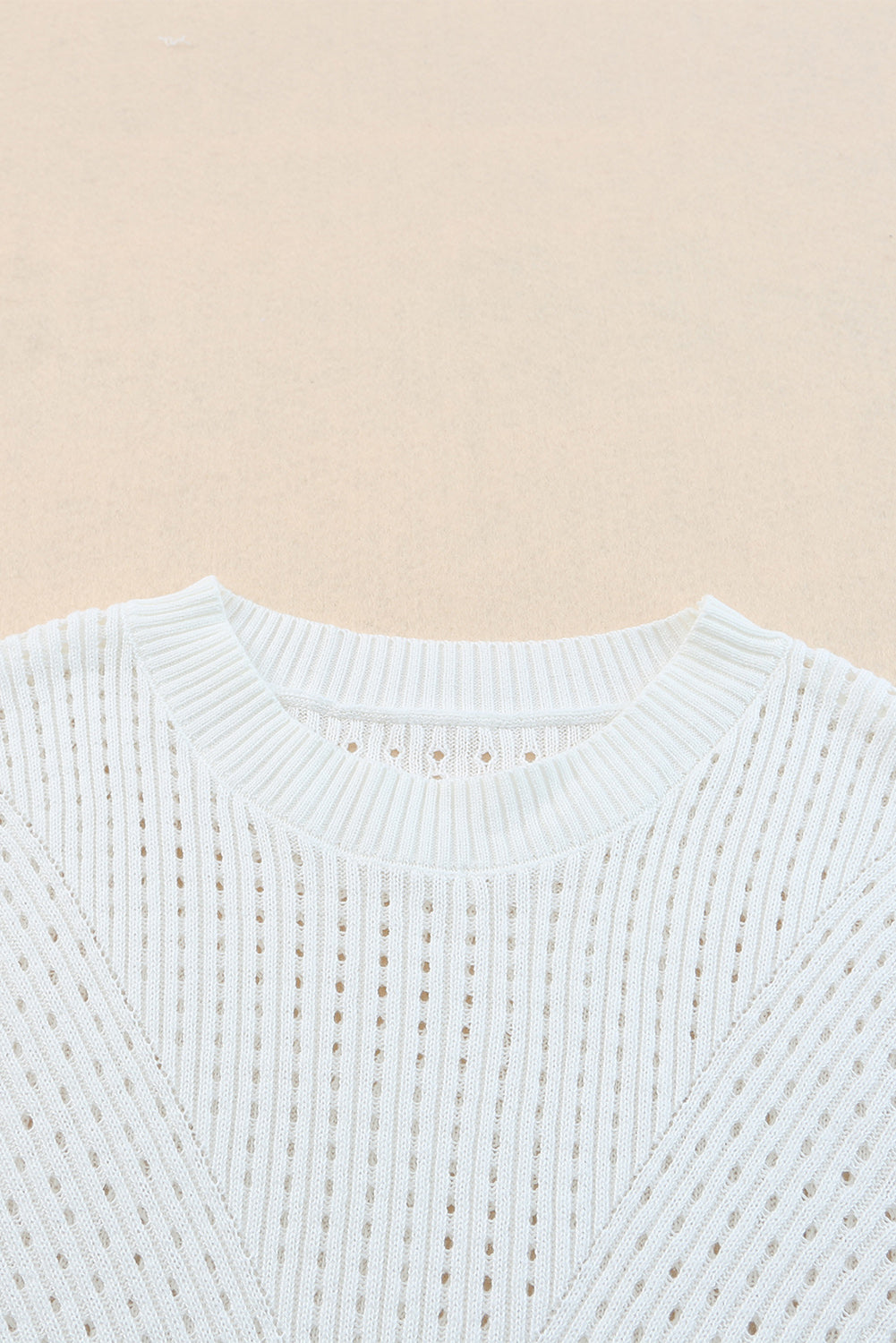 White T-shirt knitted with short and openwork sleeves