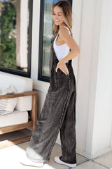 Dank overalls on a wide leg and effilossed *
