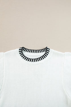 White knitted knitted with bat handles and round neck with contrasting border