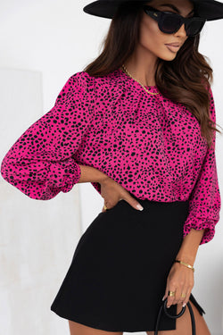 Pleated blouse with pink leopard print with lock hole