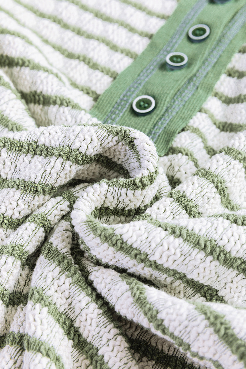 Haut à manches longues Henley texturé à rayures vertes *