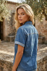 Chemise en jean à manches courtes et poches à rabat