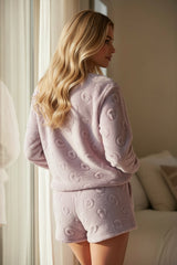 Sala de estar grande de dos habitaciones ubicada en léopardo con textura Léopard Van