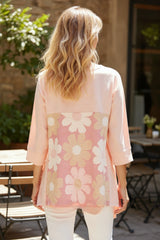 Top de tamaño suave con costuras expuestas en mosaicos de flores rosadas