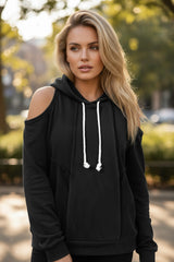 Sudadera con capucha negra con cordón apretado y hombros desnudos con costuras visibles