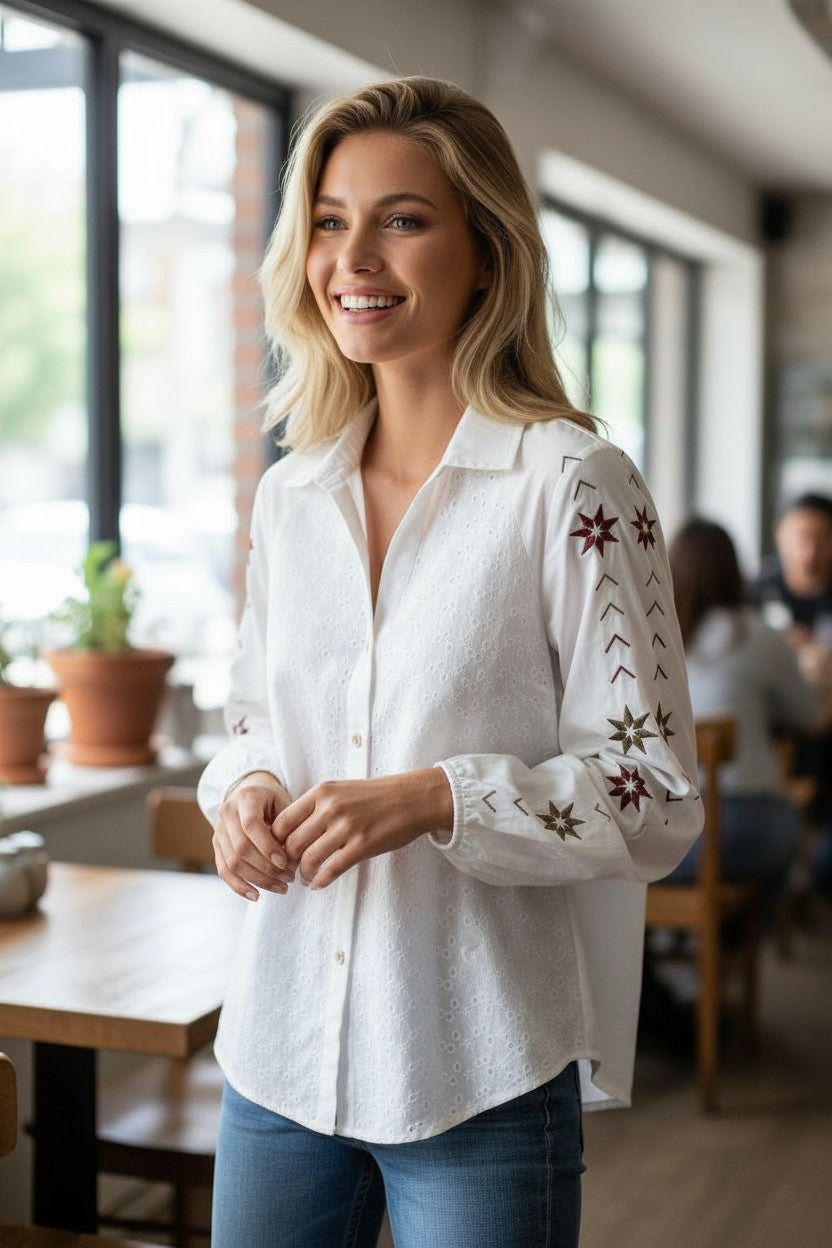 White shirt in patchwork with eyelets and puffy sleeves *