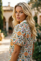 Chemise verte à manches courtes bouffantes et à fleurs