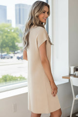 Vestido de suéter de manga corto con tejido de punto con bolsillo de parche y avena