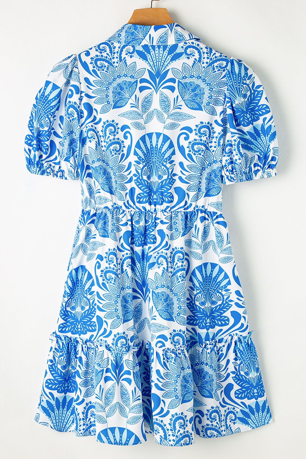 Mini-ruffle robe at the waist with tightening cord *