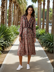 Robe midi à imprimé floral fendue sur le devant *