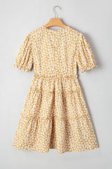 Robe courte à volants et à manches courtes et col en V à fleurs jaunes