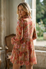 Robe courte à volants et manches longues à imprimé floral vintage marron