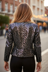 Veste courte noire à sequins ouverte sur le devant
