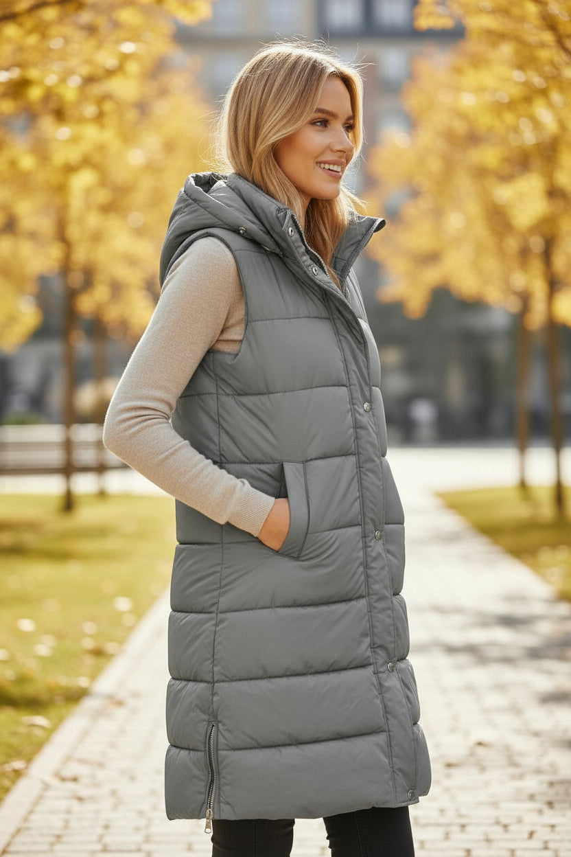 Abrigo largo con capucha gris oscuro