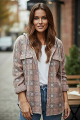 Chaqueta con capucha violeta y cordón de apriete contrastante